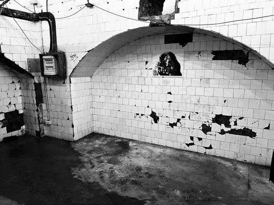 Peeling tile