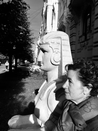 Dana and the sphinx